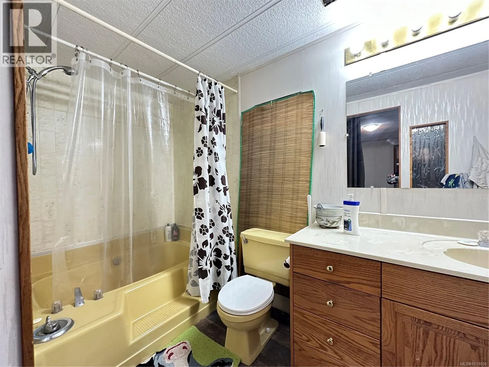 2000 Chelan Cres