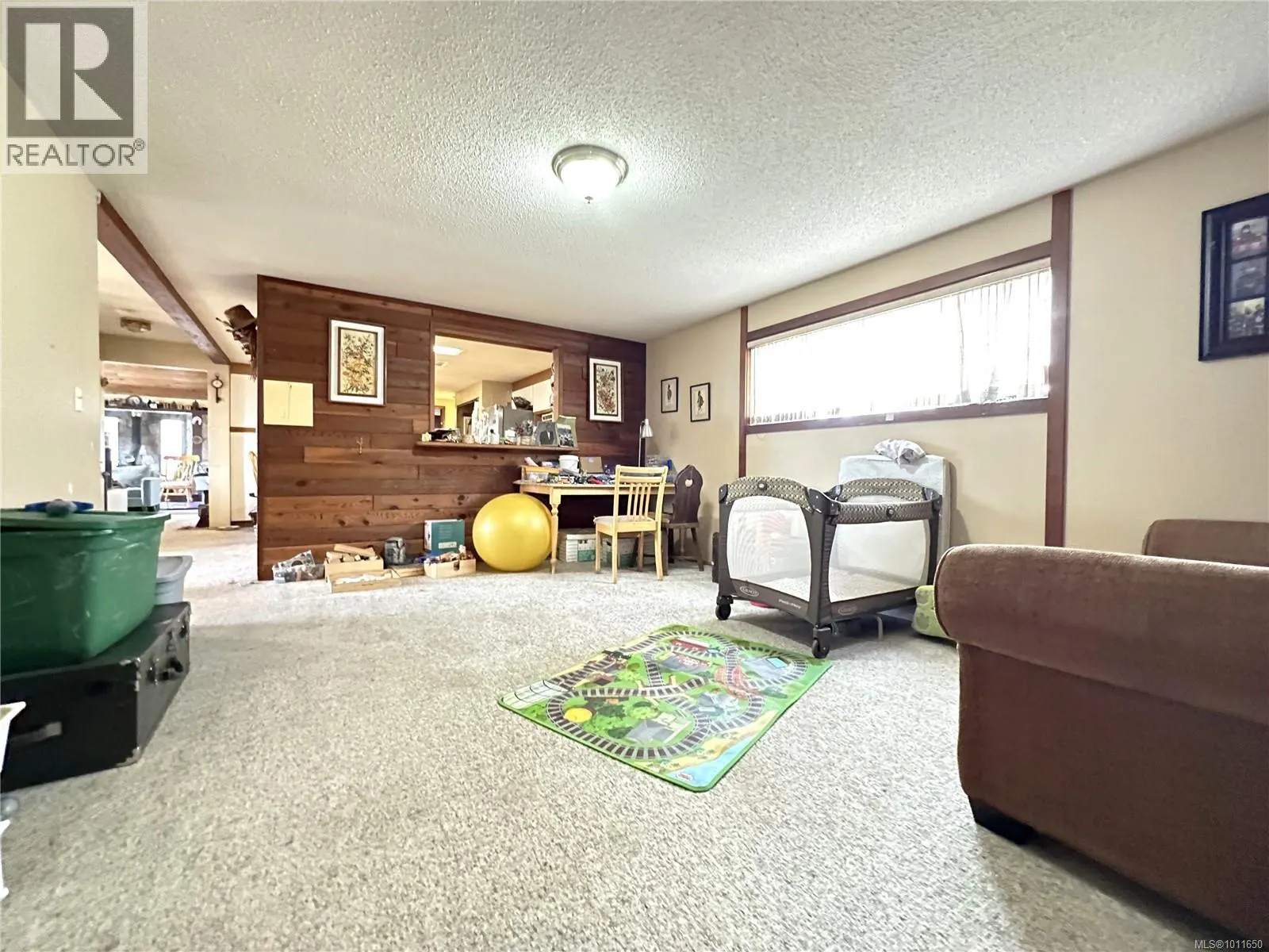 2000 Chelan Cres