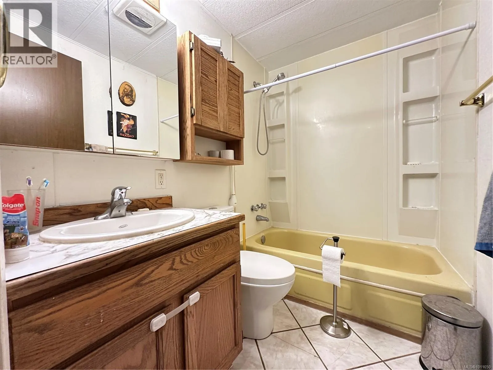 2000 Chelan Cres