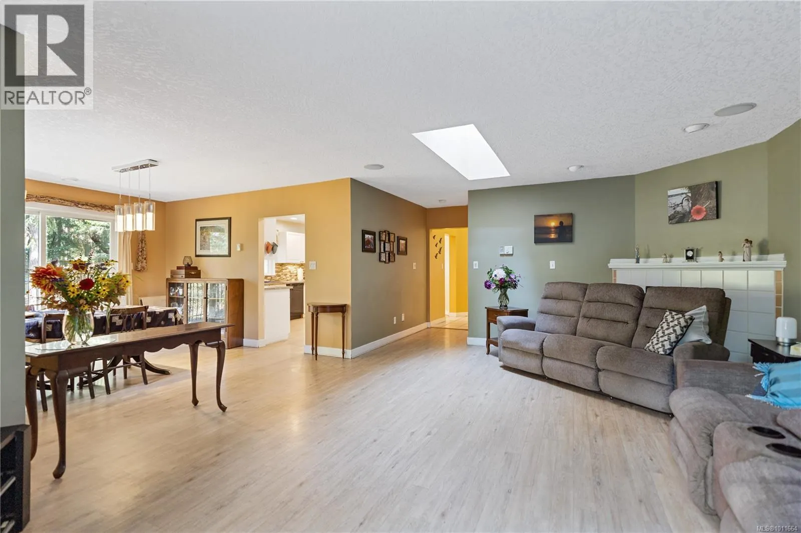 661 Millstream Lake Rd