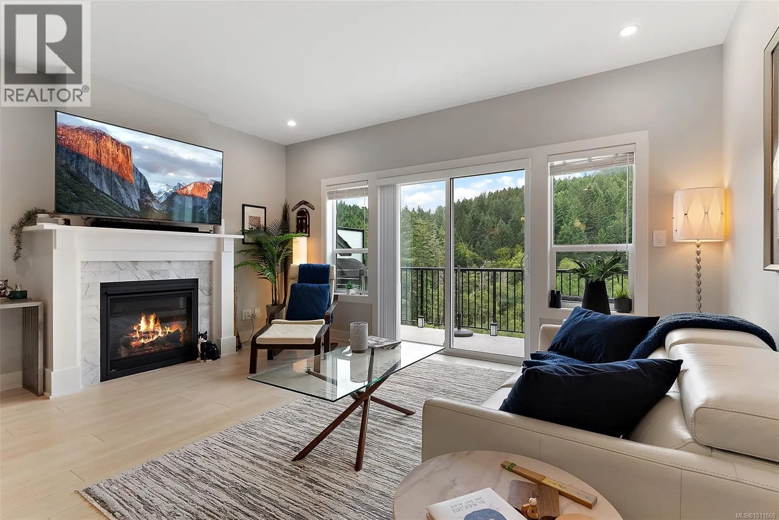 1283 Centauri Dr