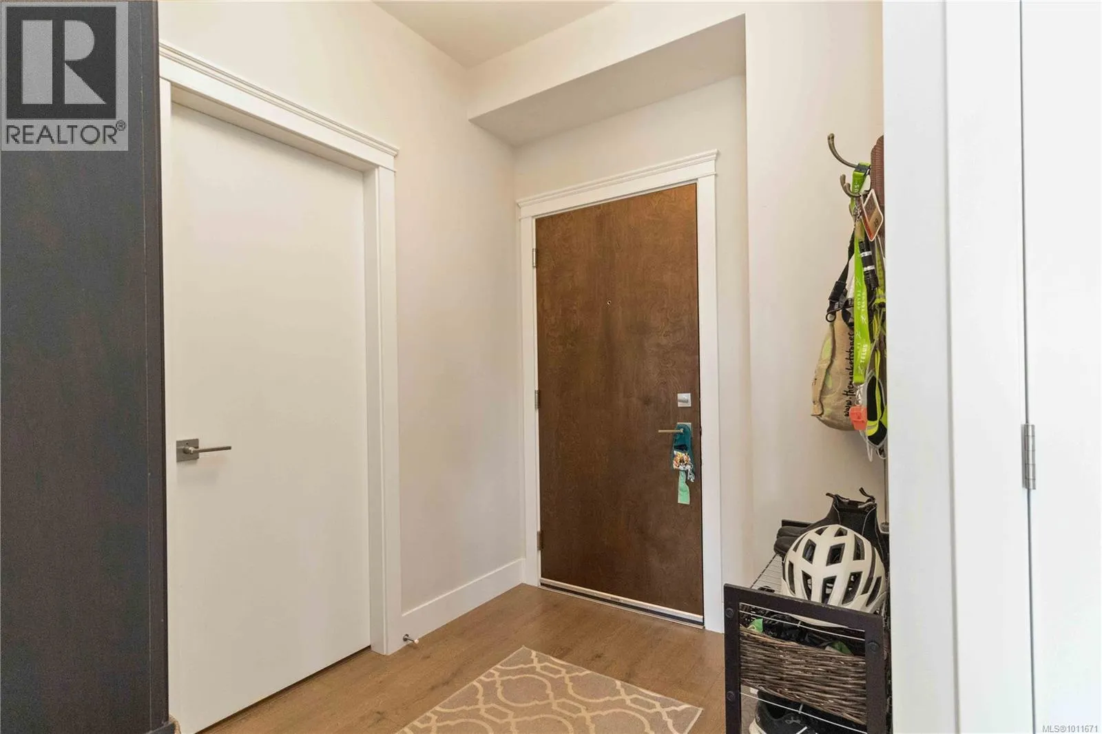 408 1900 Watkiss Way
