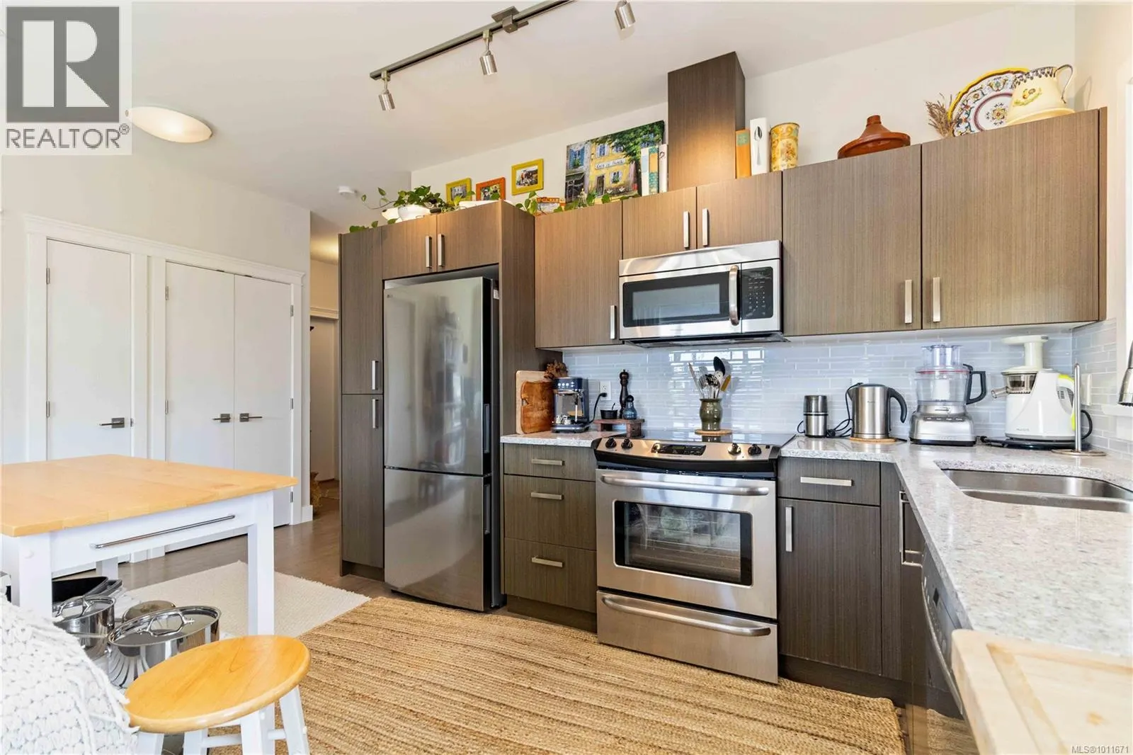 408 1900 Watkiss Way