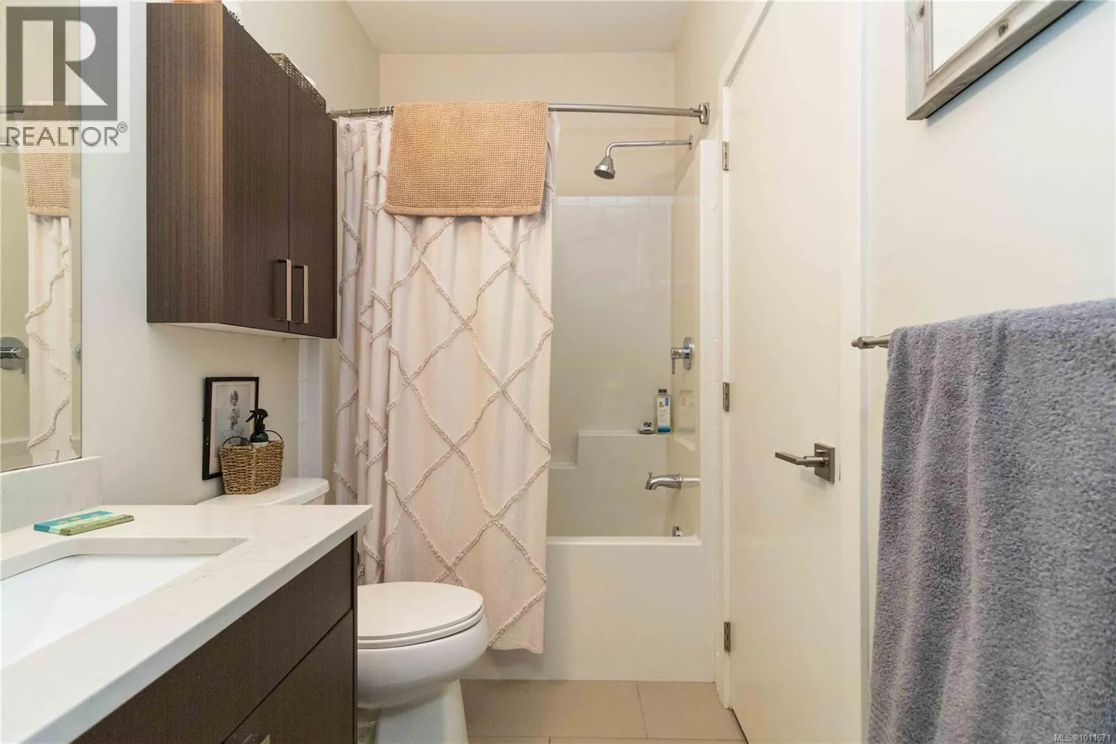 408 1900 Watkiss Way