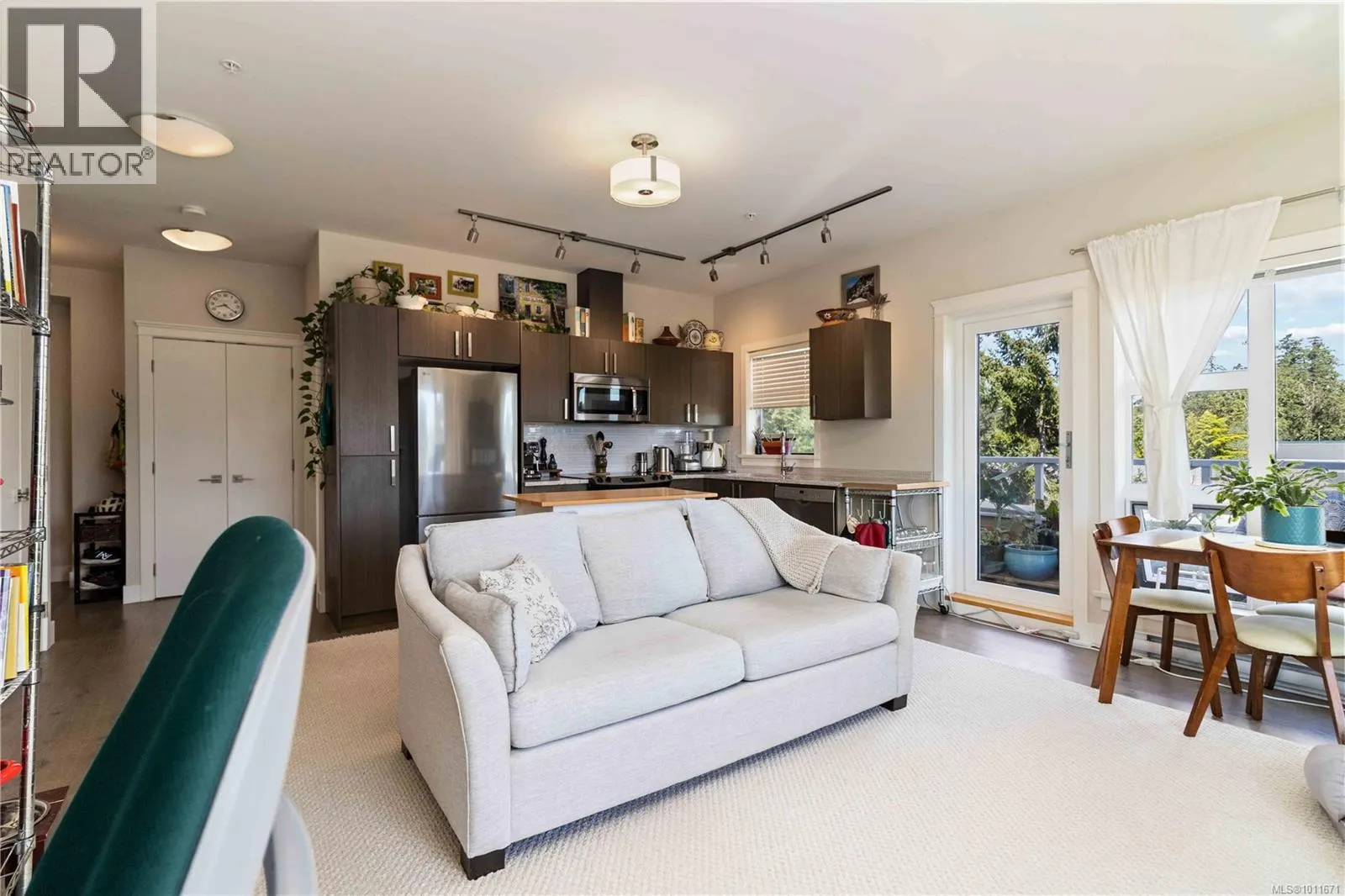 408 1900 Watkiss Way