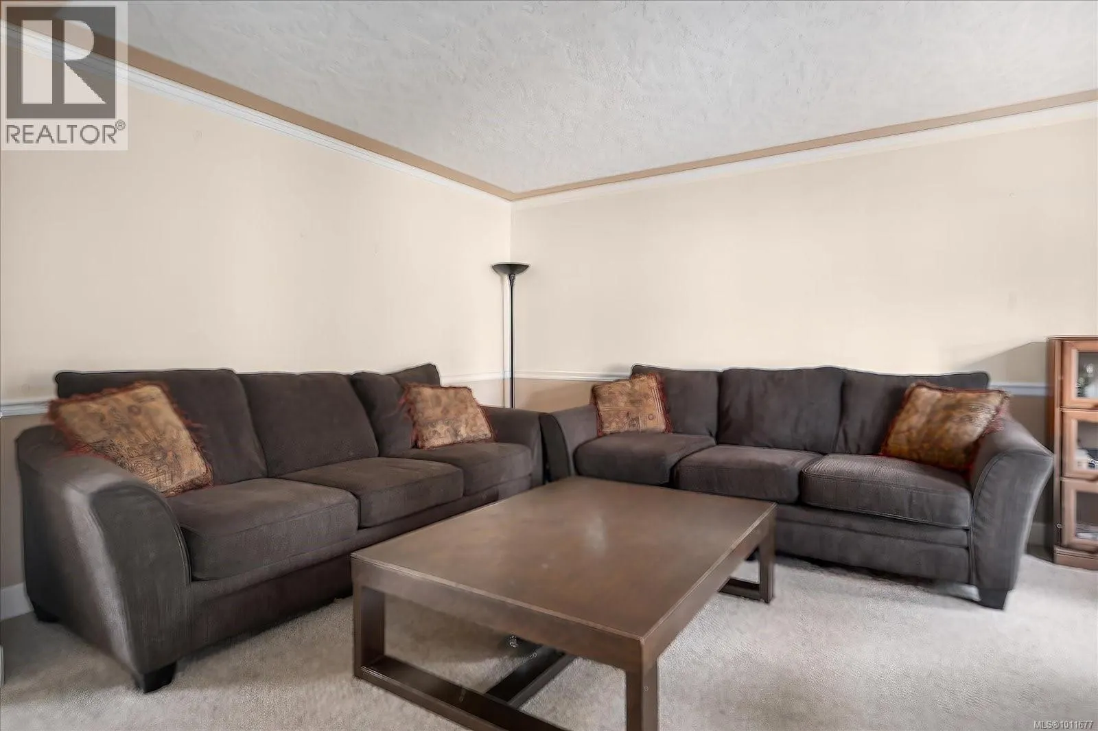 5024 Rheanna Pl