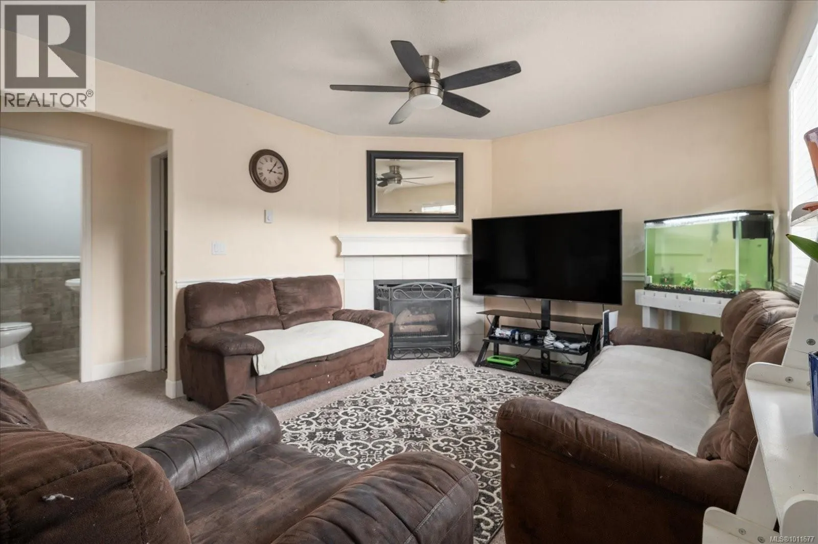5024 Rheanna Pl