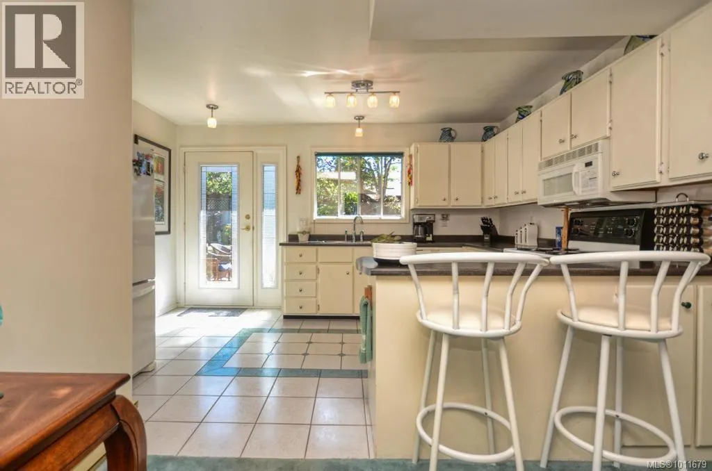2540 Toth Pl