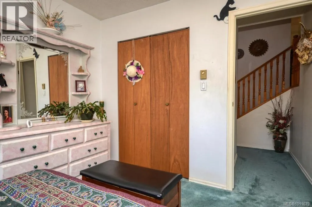 2540 Toth Pl