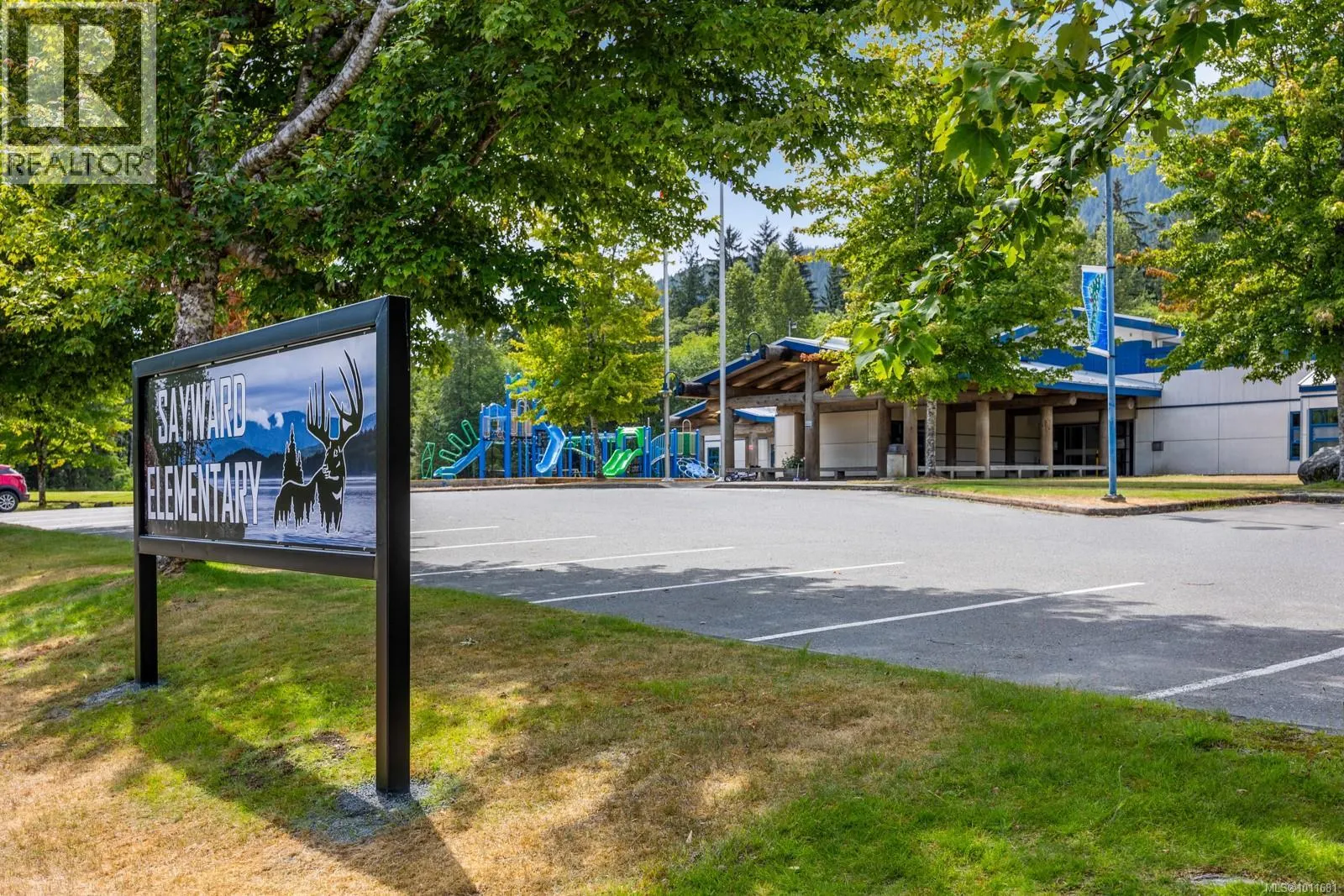 581 MacMillan Dr