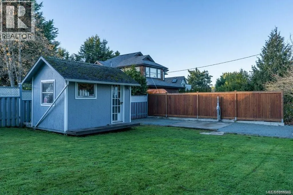 1988 McTavish Rd