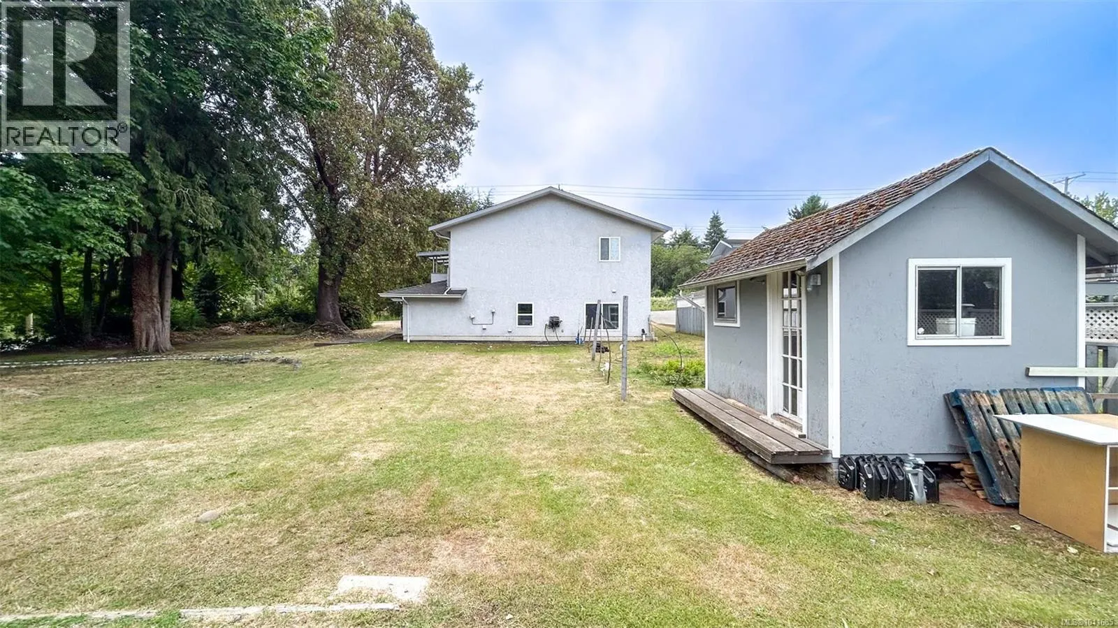 1988 McTavish Rd