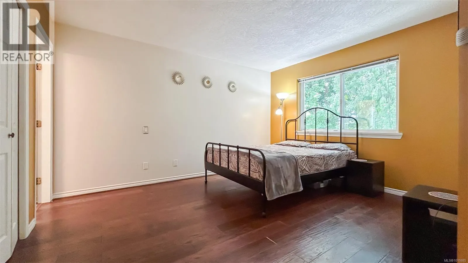 1988 McTavish Rd