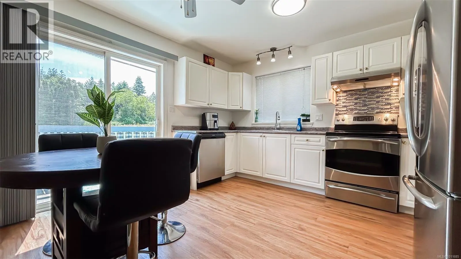 1988 McTavish Rd