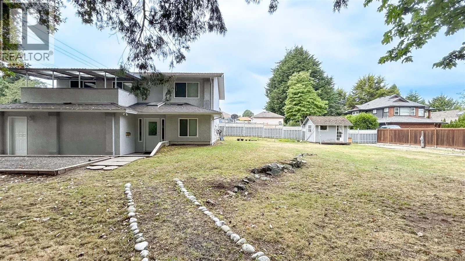 1988 McTavish Rd