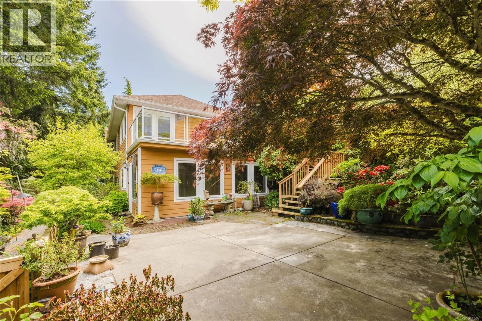 6912 Bayside Pl