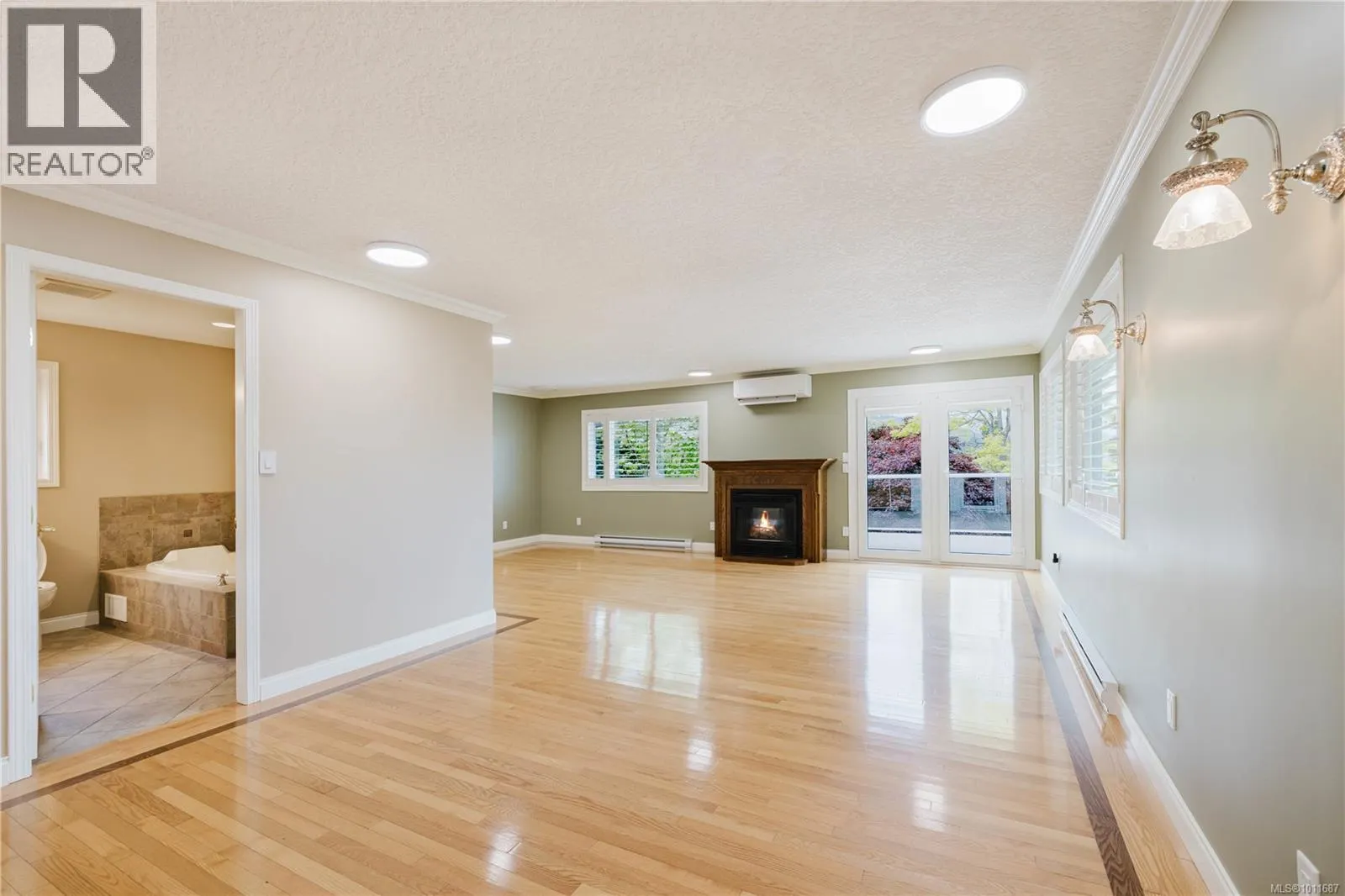 6912 Bayside Pl