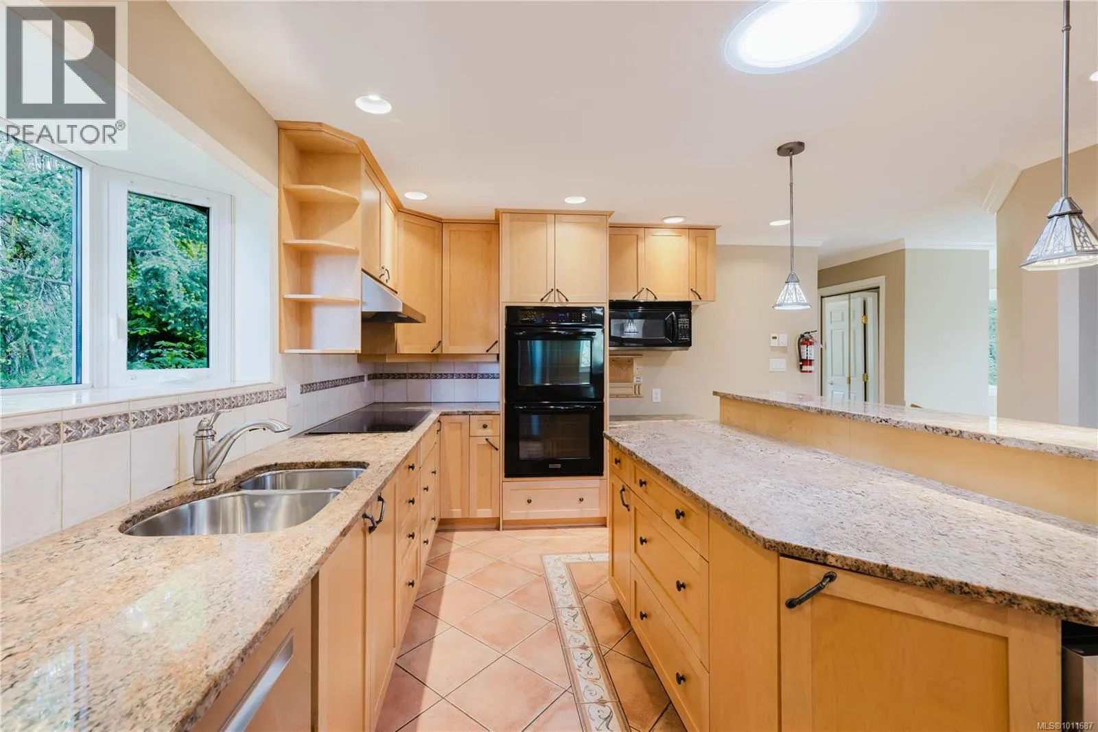 6912 Bayside Pl
