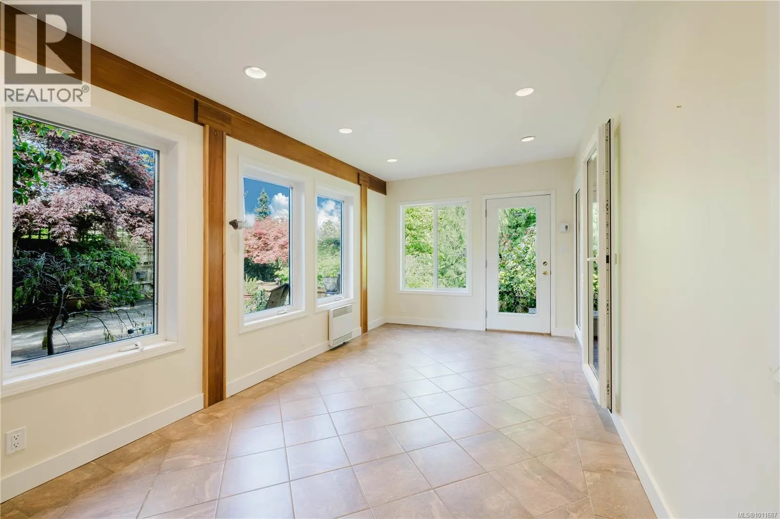 6912 Bayside Pl
