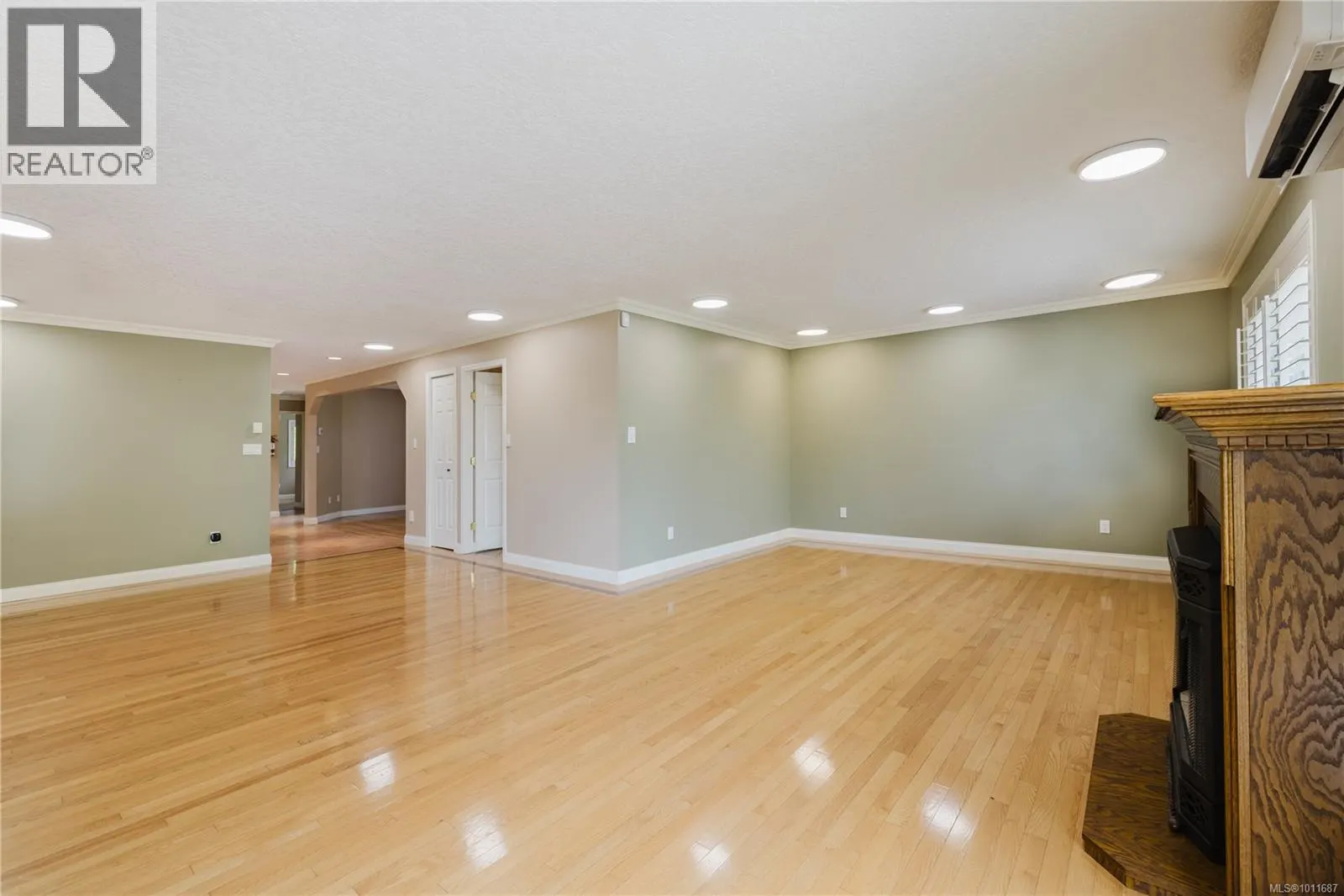 6912 Bayside Pl