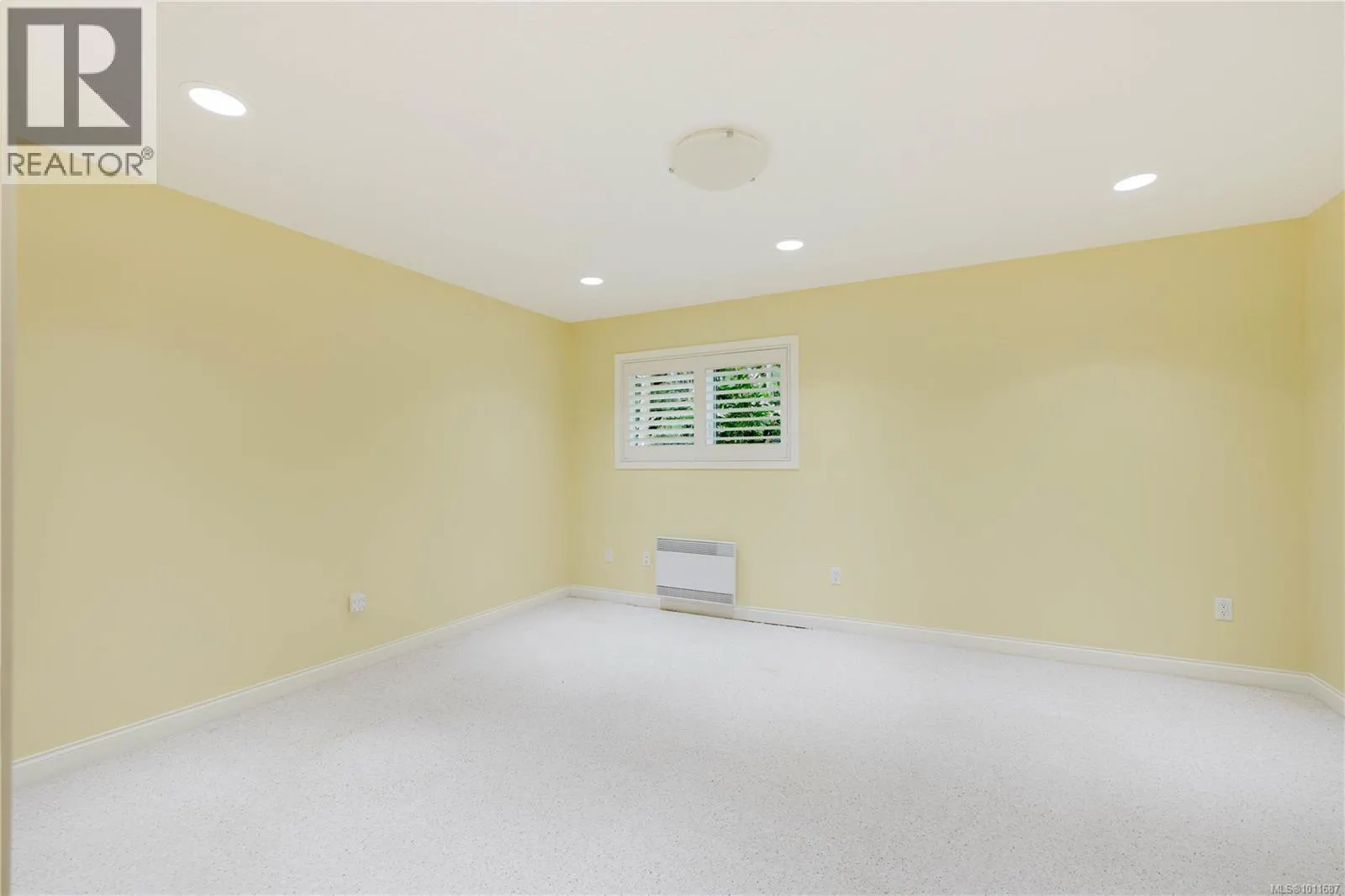 6912 Bayside Pl