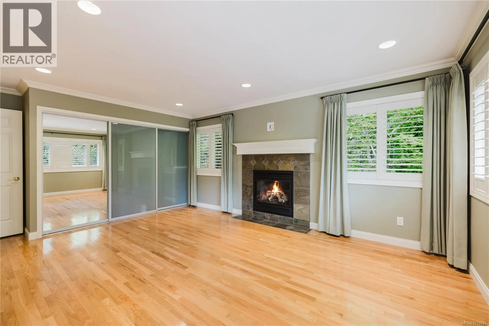 6912 Bayside Pl