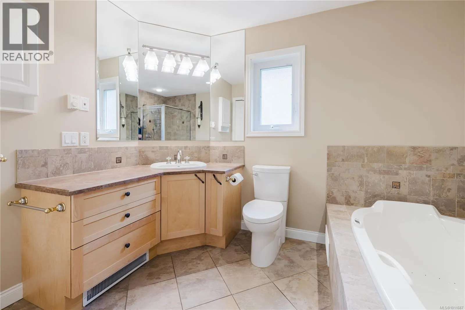 6912 Bayside Pl
