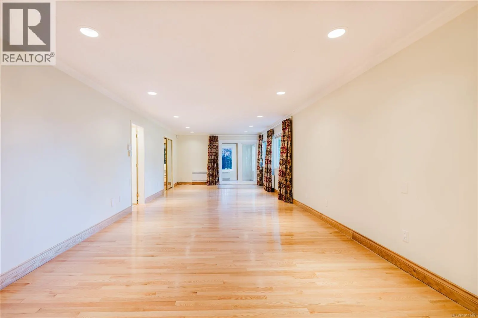 6912 Bayside Pl