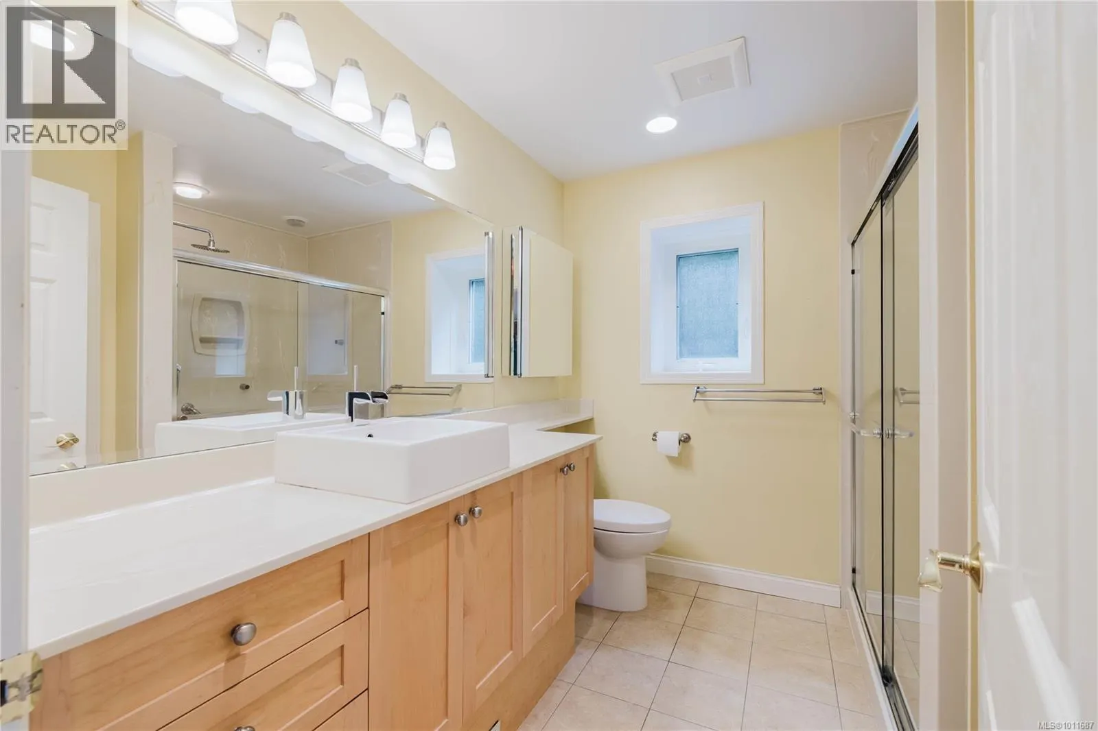 6912 Bayside Pl