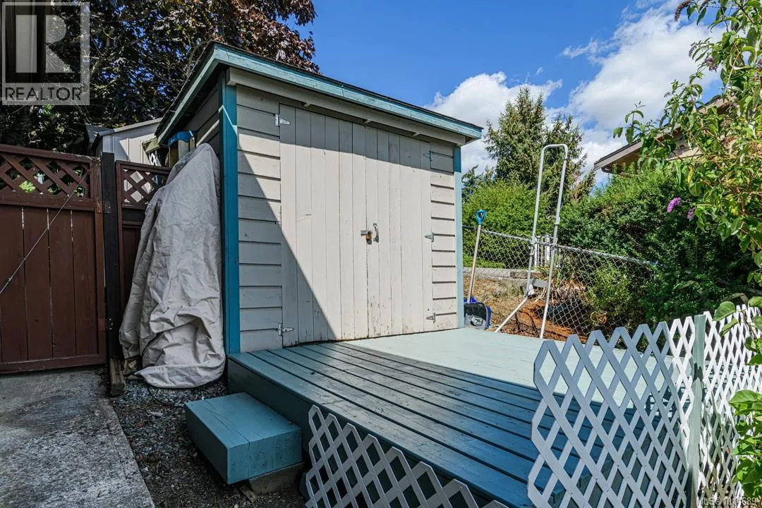 128 Paddock Pl