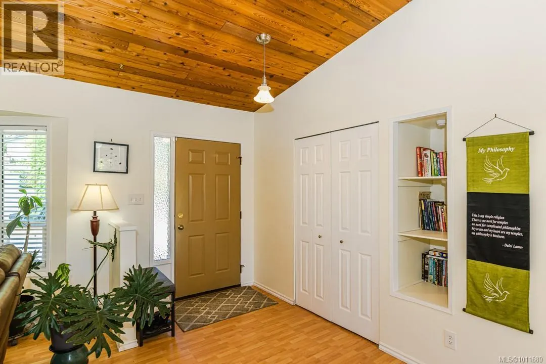 128 Paddock Pl
