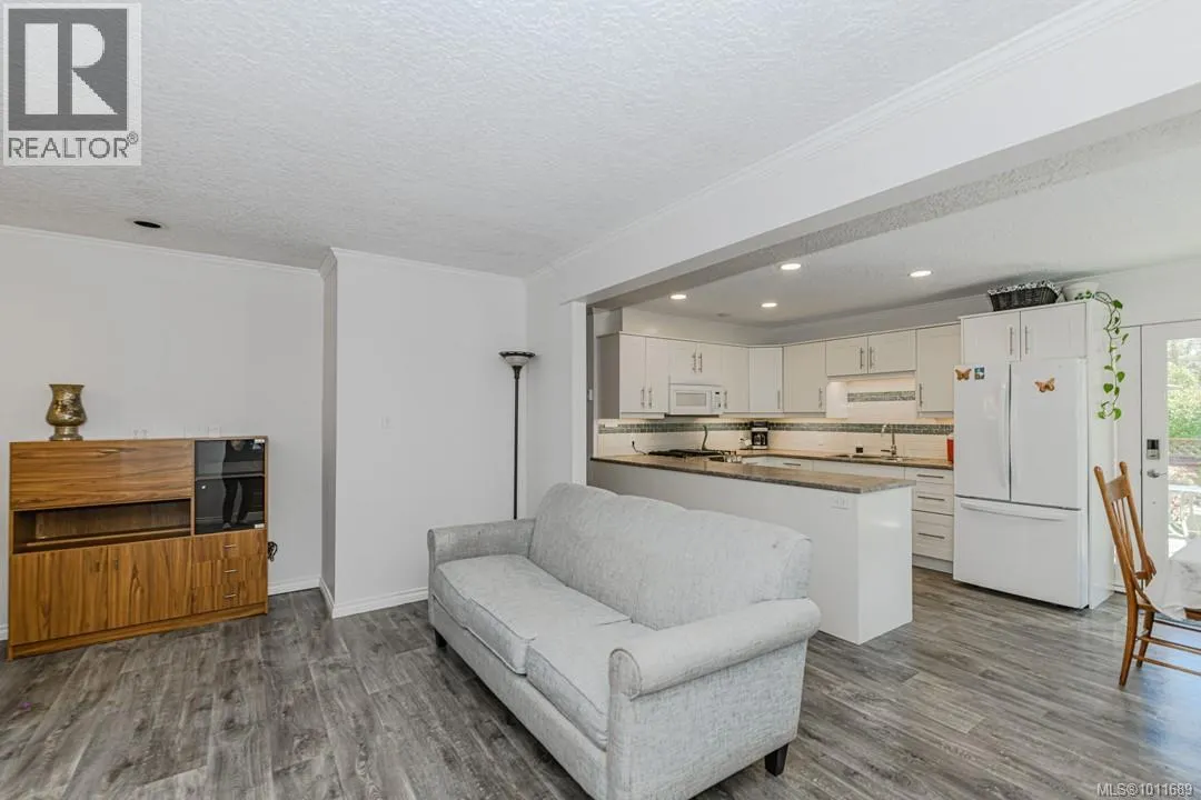 128 Paddock Pl