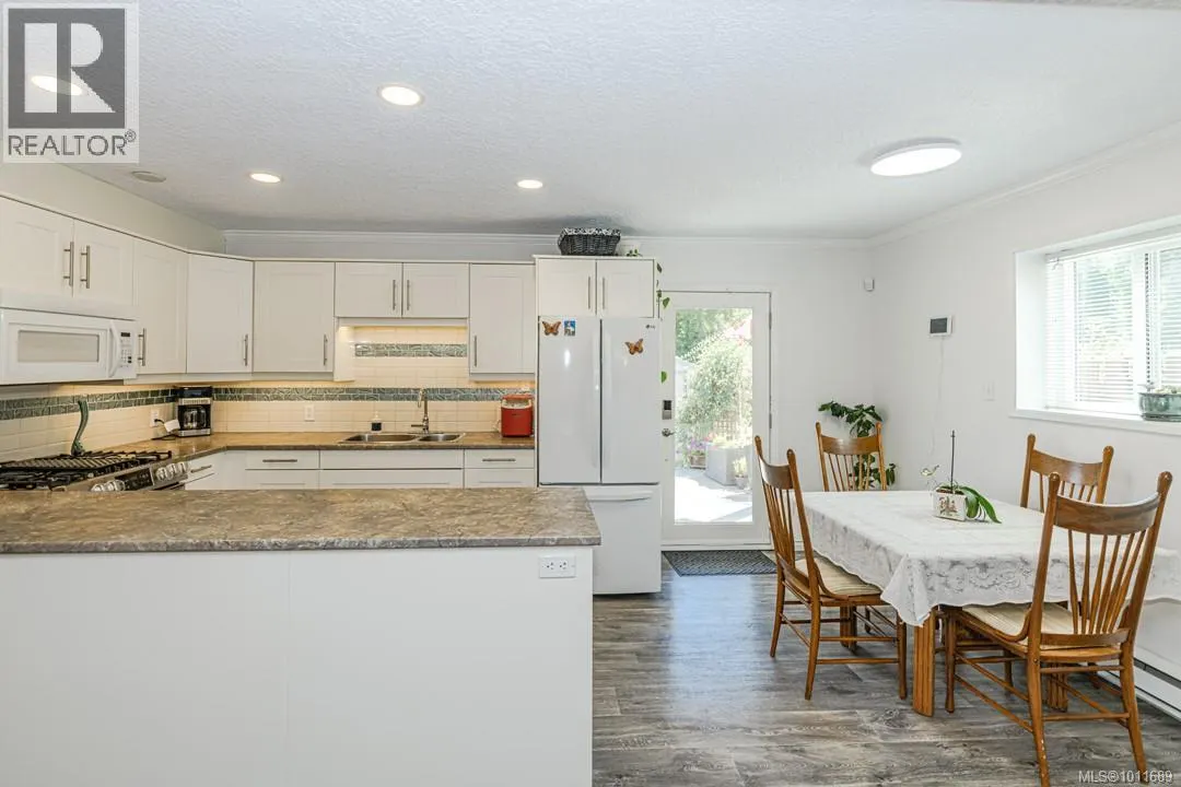 128 Paddock Pl