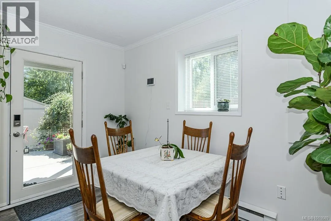 128 Paddock Pl