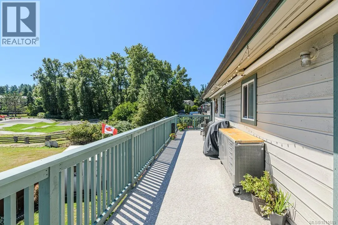 128 Paddock Pl