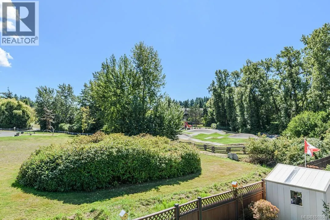 128 Paddock Pl