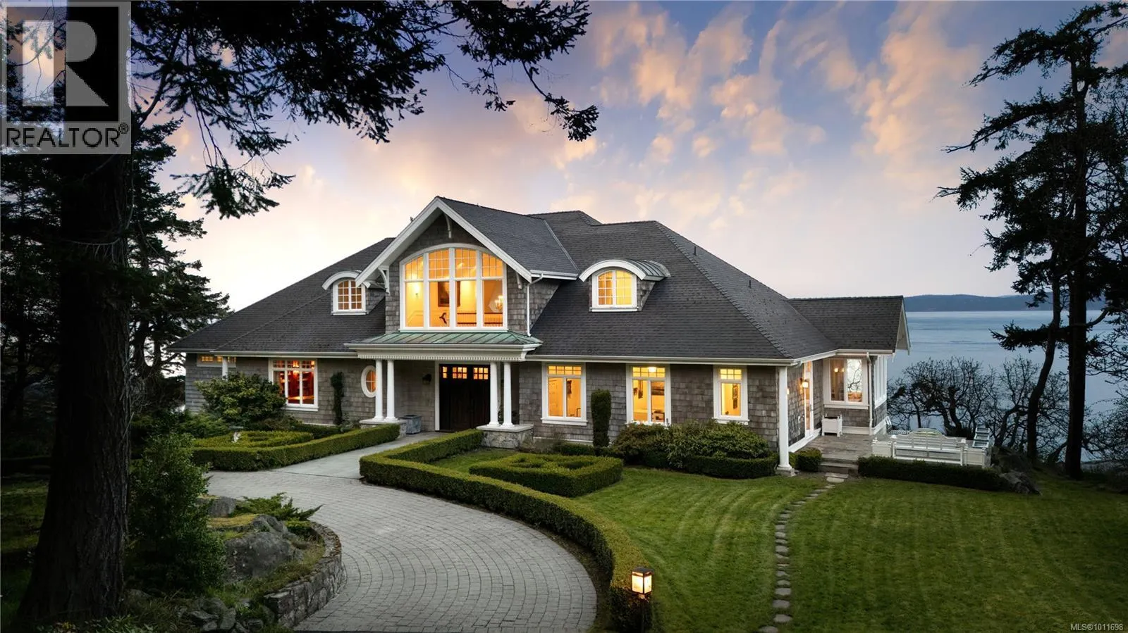 2600 Queenswood Dr