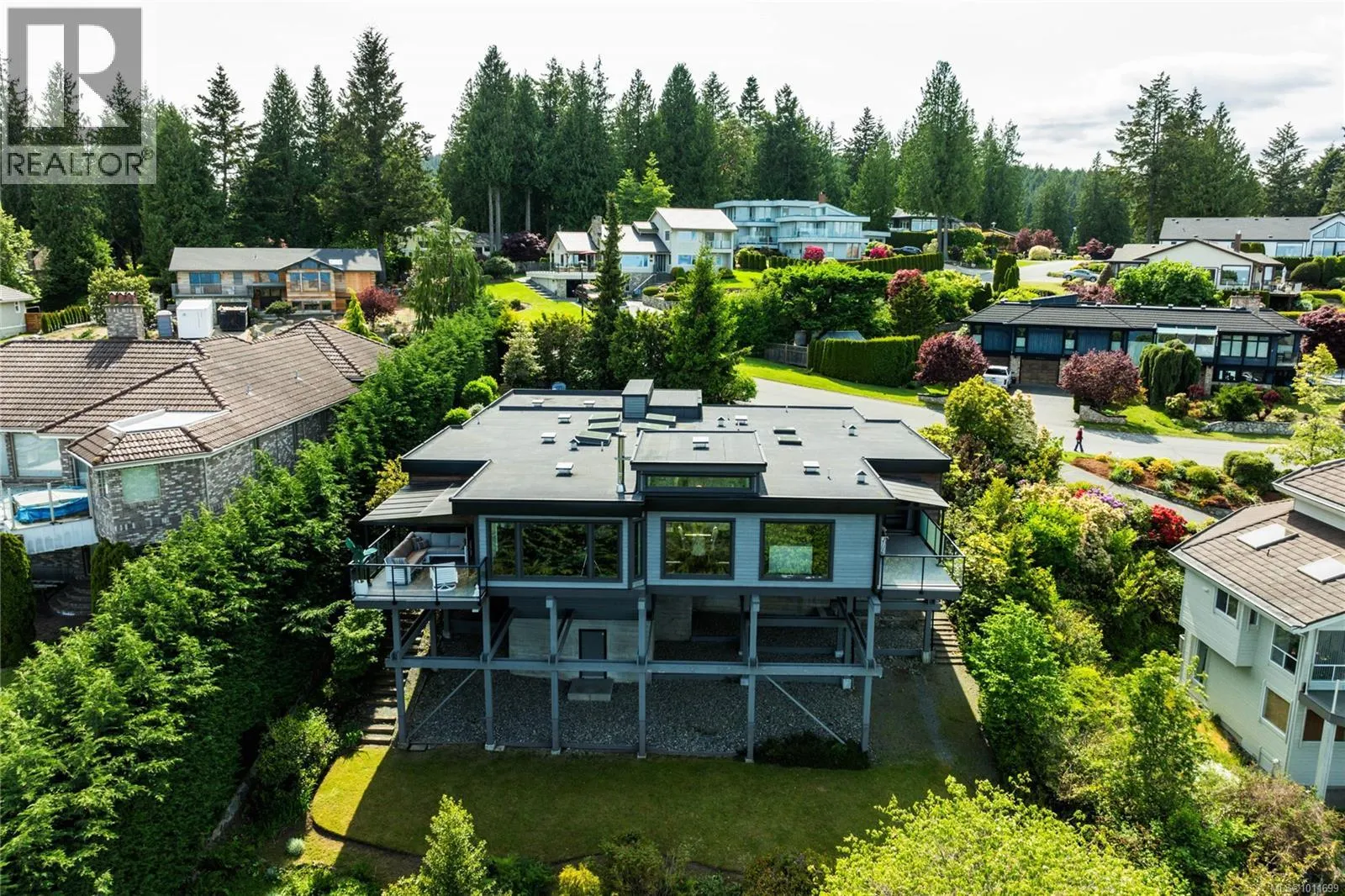 8853 Park Pacific Terr