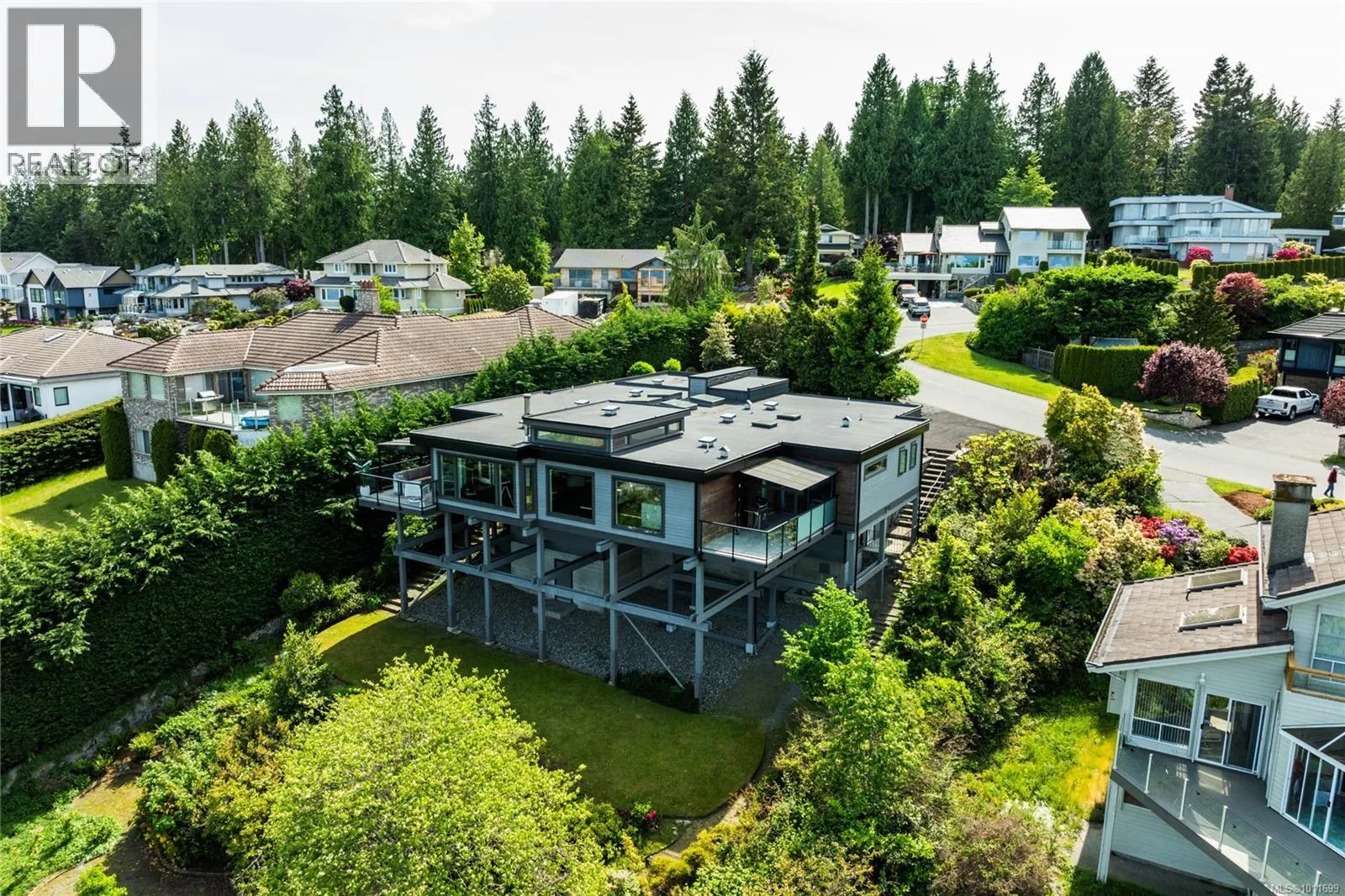 8853 Park Pacific Terr