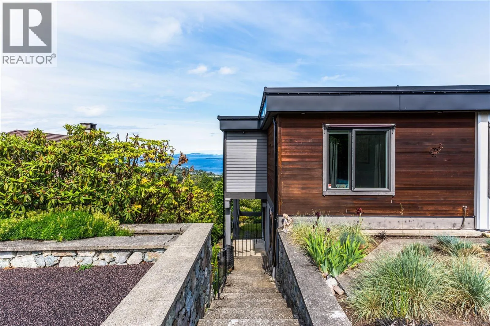 8853 Park Pacific Terr