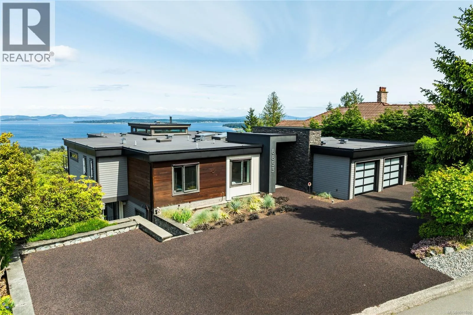 8853 Park Pacific Terr