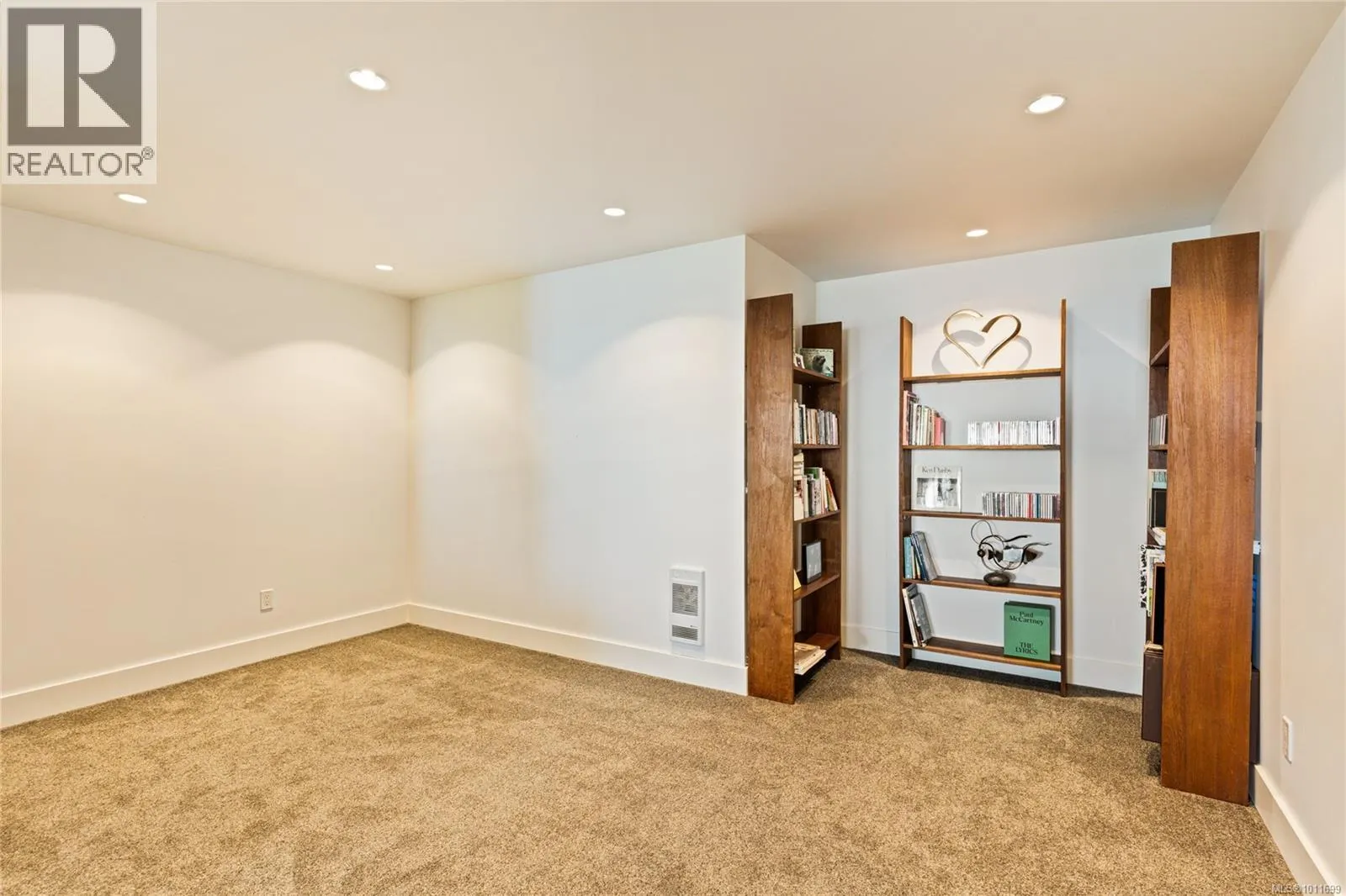 8853 Park Pacific Terr