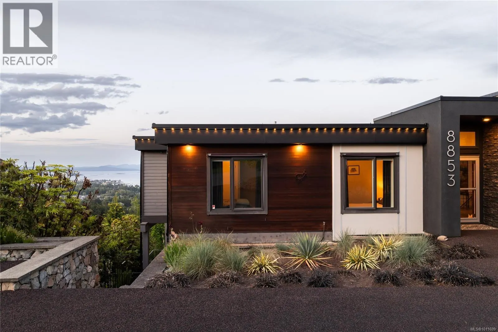 8853 Park Pacific Terr