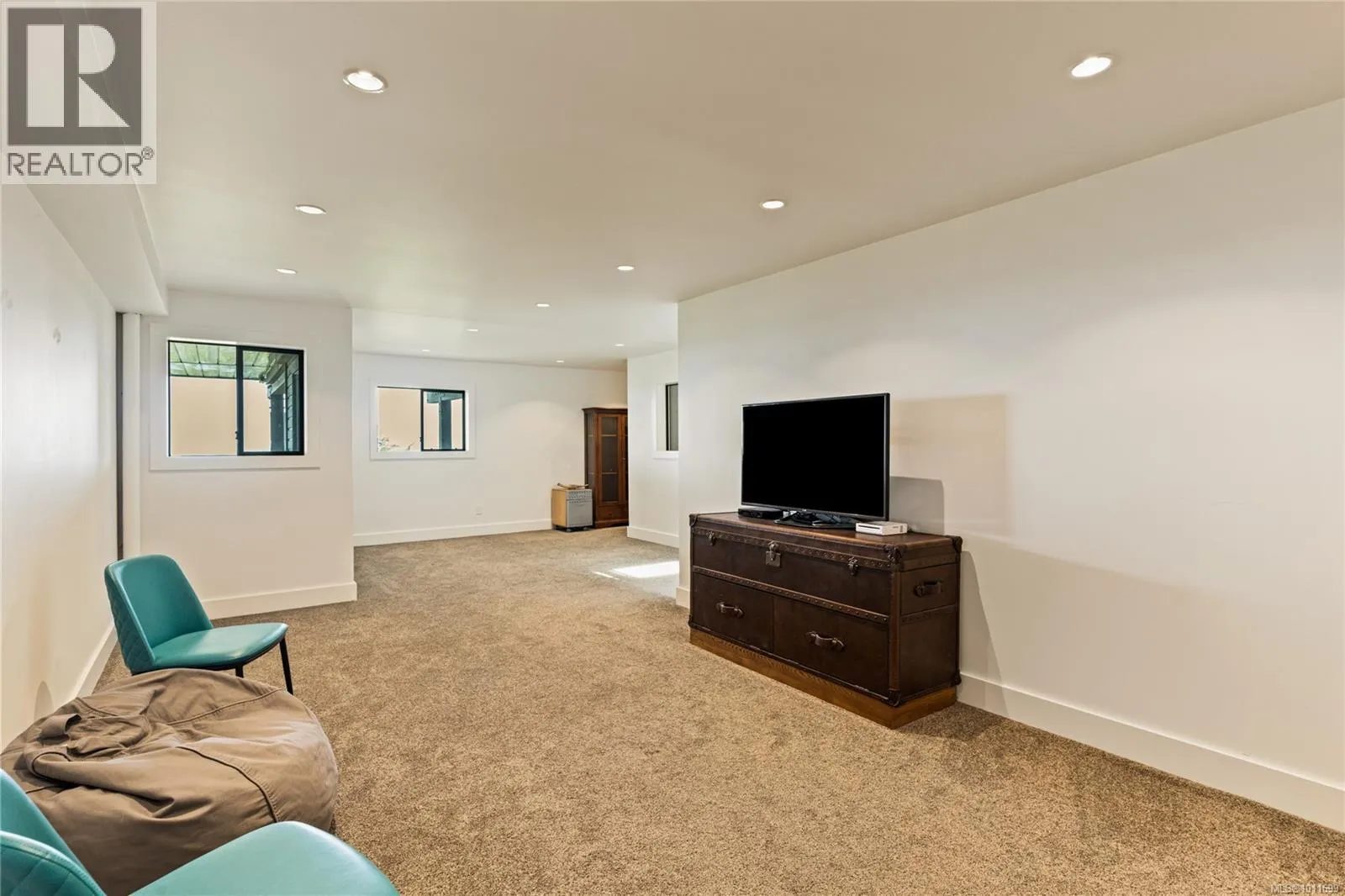 8853 Park Pacific Terr