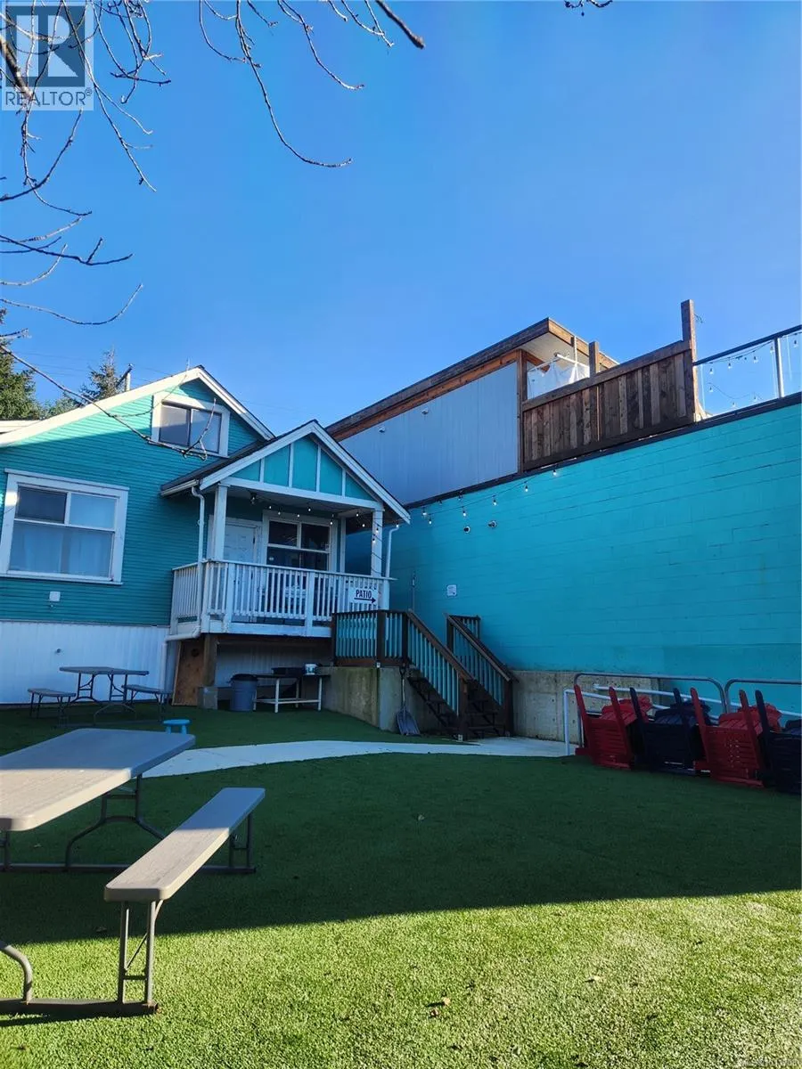 3141 3rd Ave
