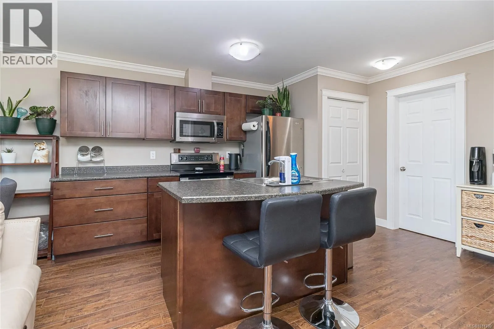 3331 Merlin Rd