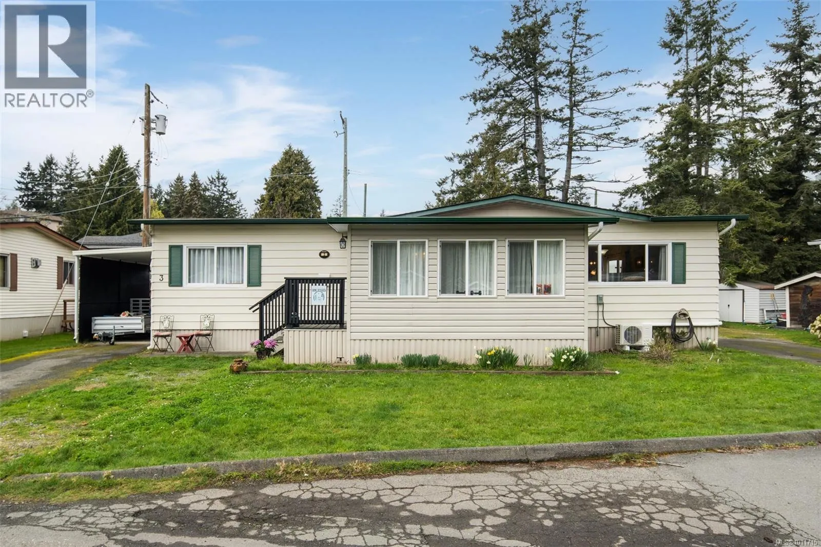 3 2607 Selwyn Rd