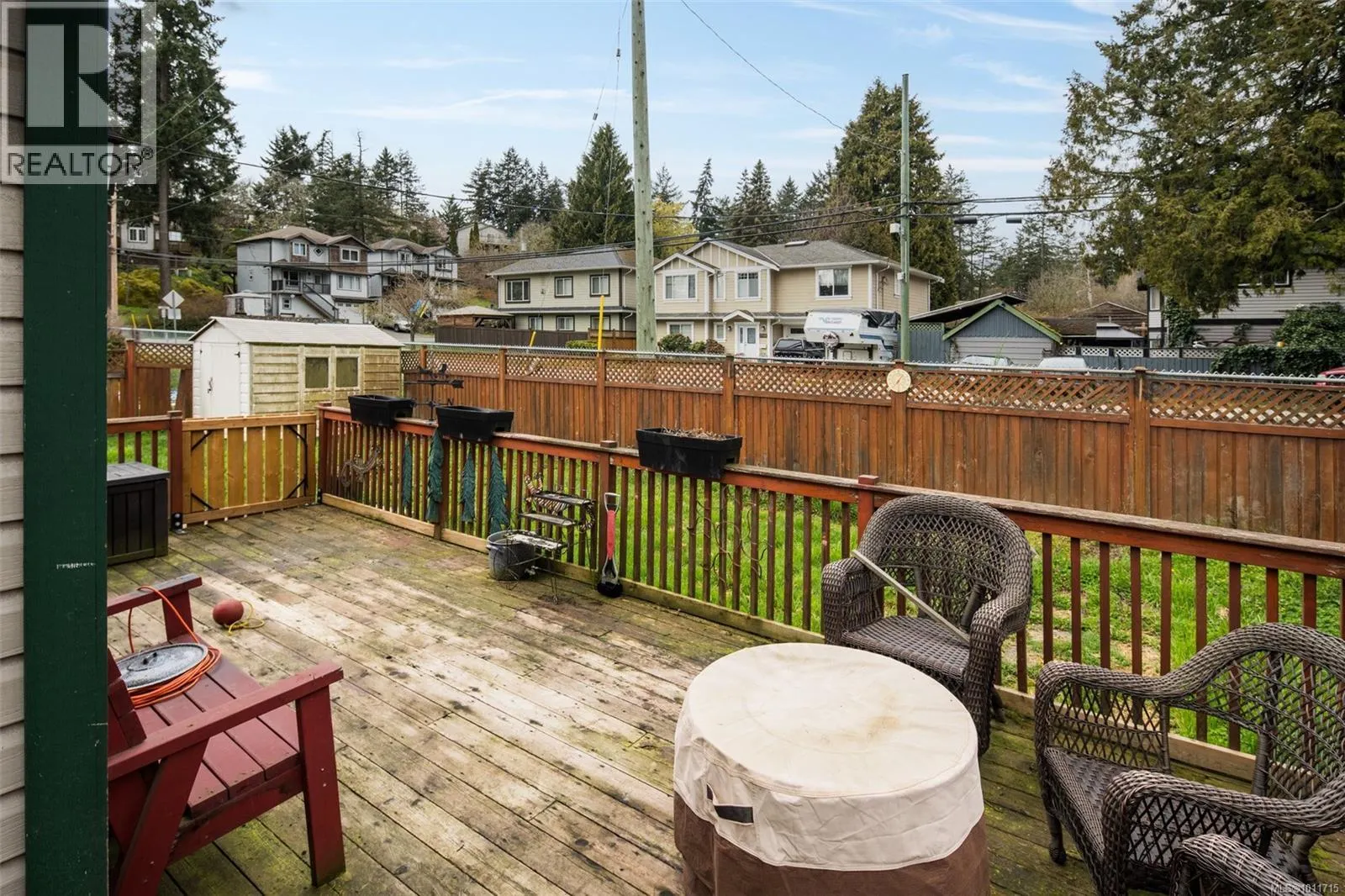 3 2607 Selwyn Rd