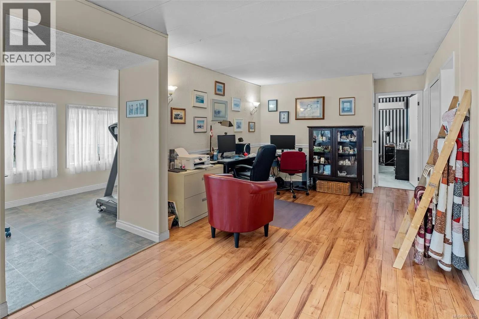 3 2607 Selwyn Rd