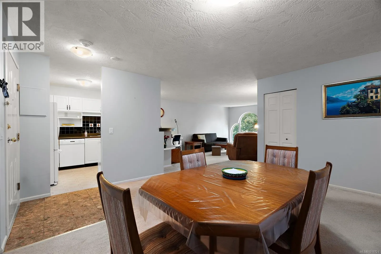 306 3880 Quadra St